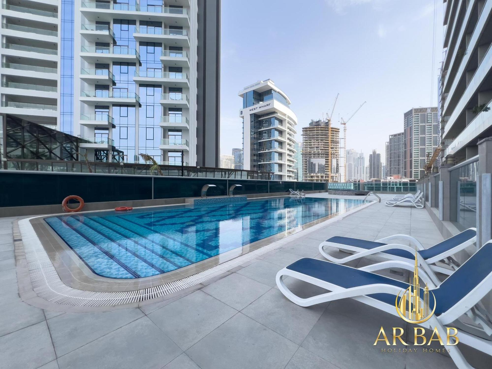 Elite Residence - Premium Studio - Best Horse Course View Dubai