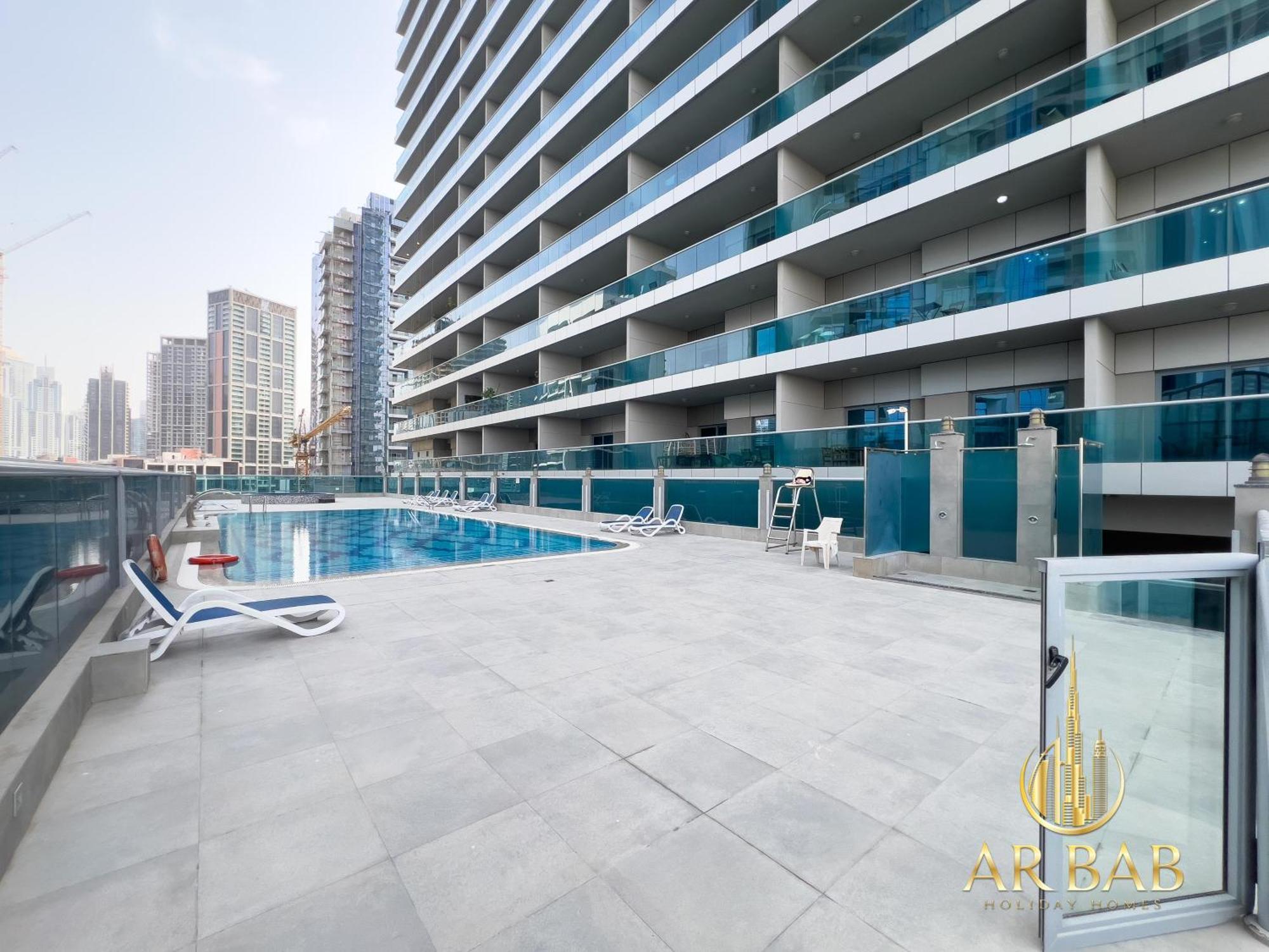 Elite Residence - Premium Studio - Best Horse Course View Apartment *