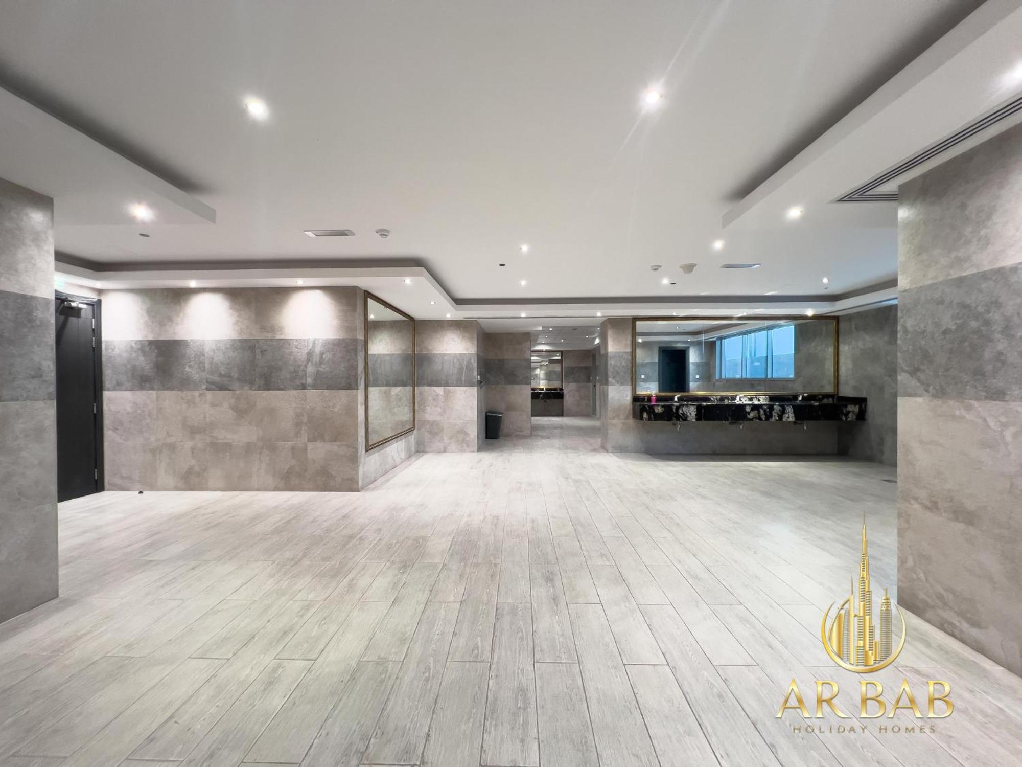 Elite Residence - Premium Studio - Best Horse Course View