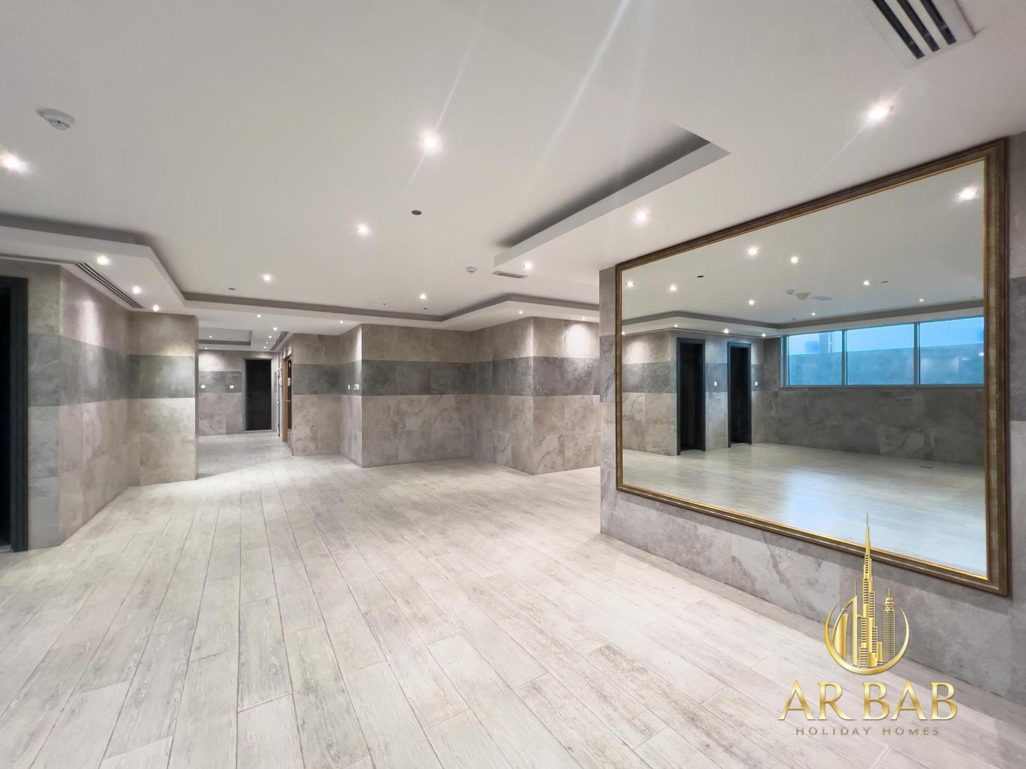 Elite Residence - Premium Studio - Best Horse Course View Apartment *