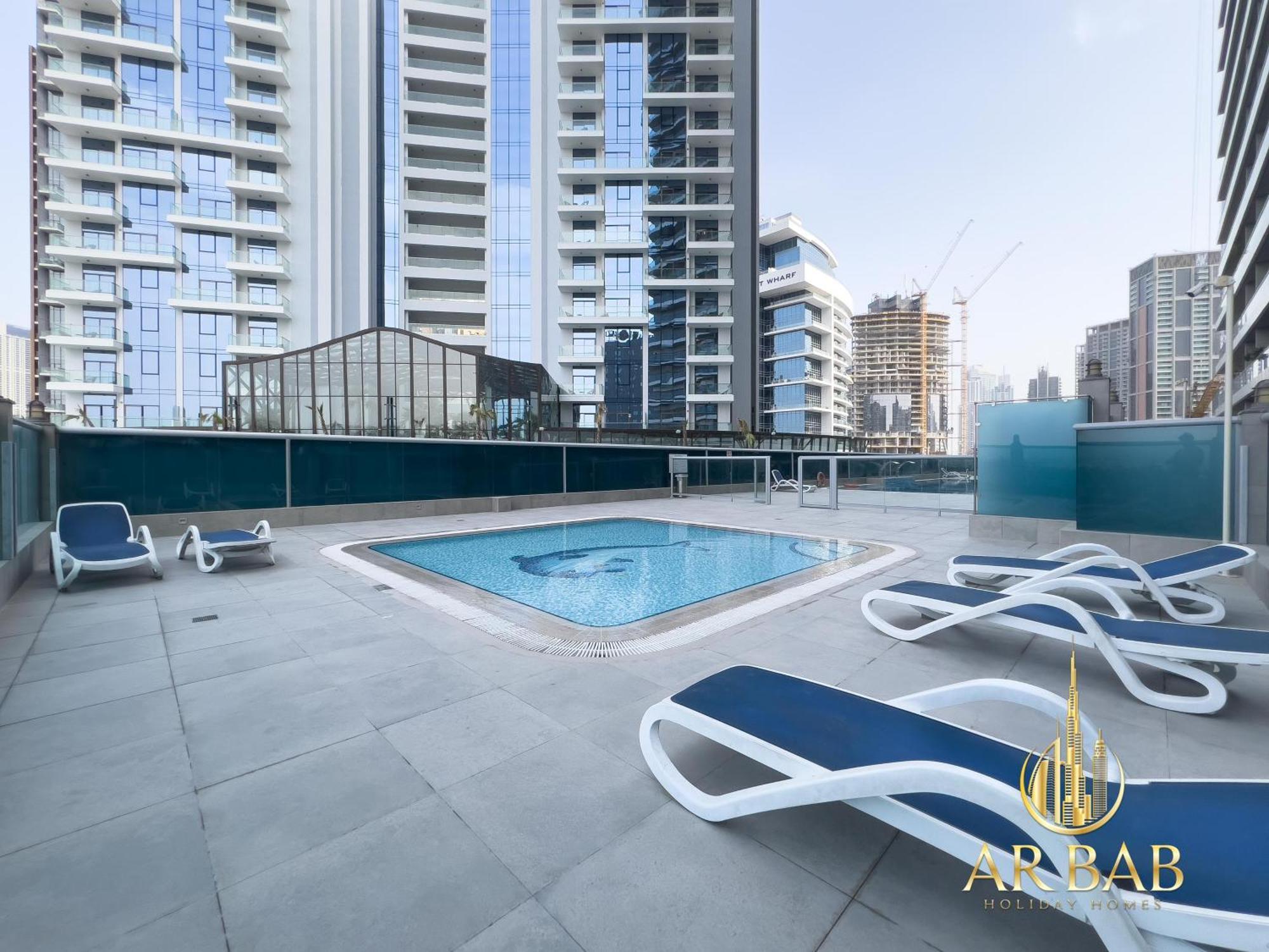 Elite Residence - Premium Studio - Best Horse Course View Apartment *