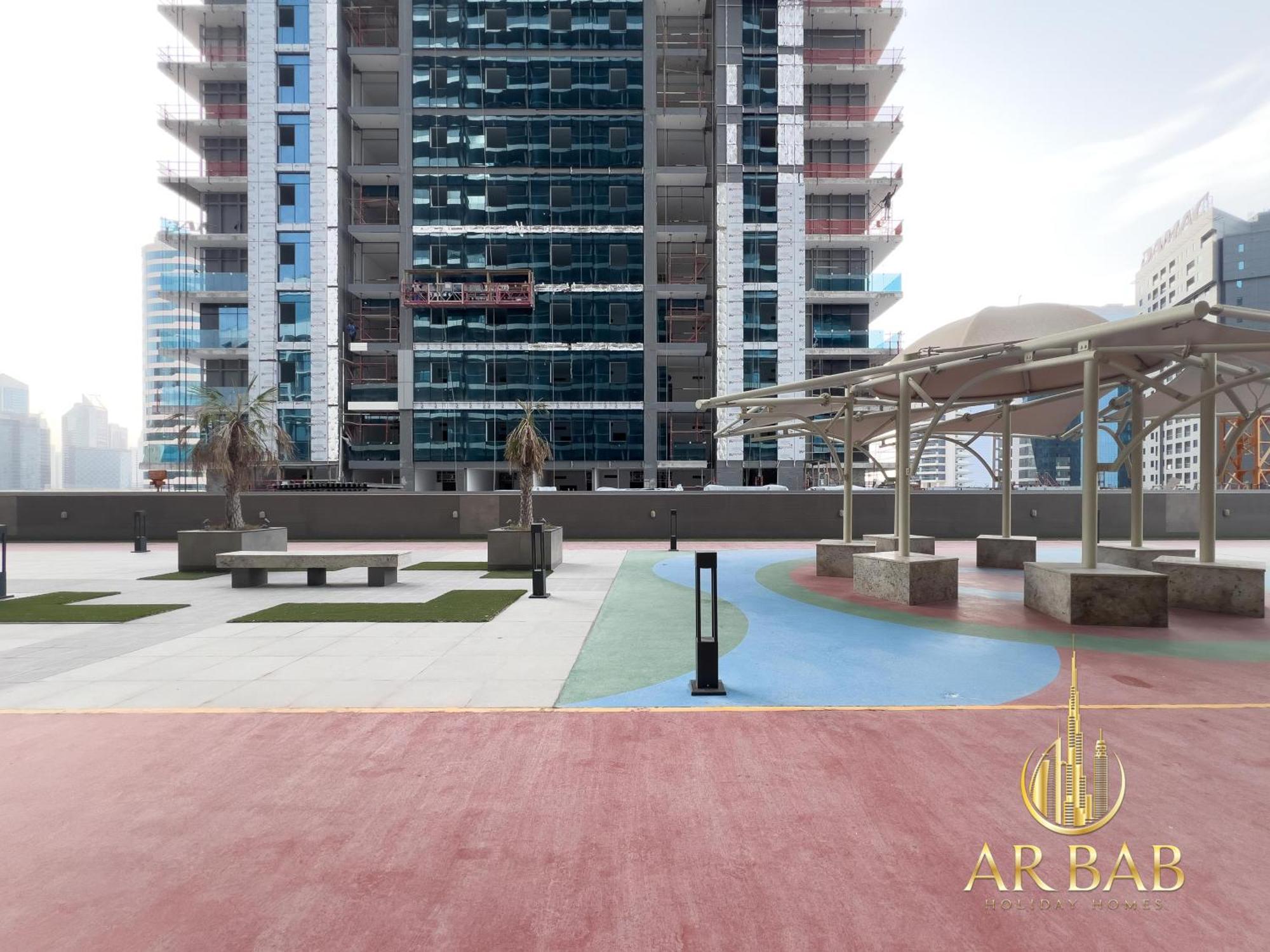 Elite Residence - Premium Studio - Best Horse Course View