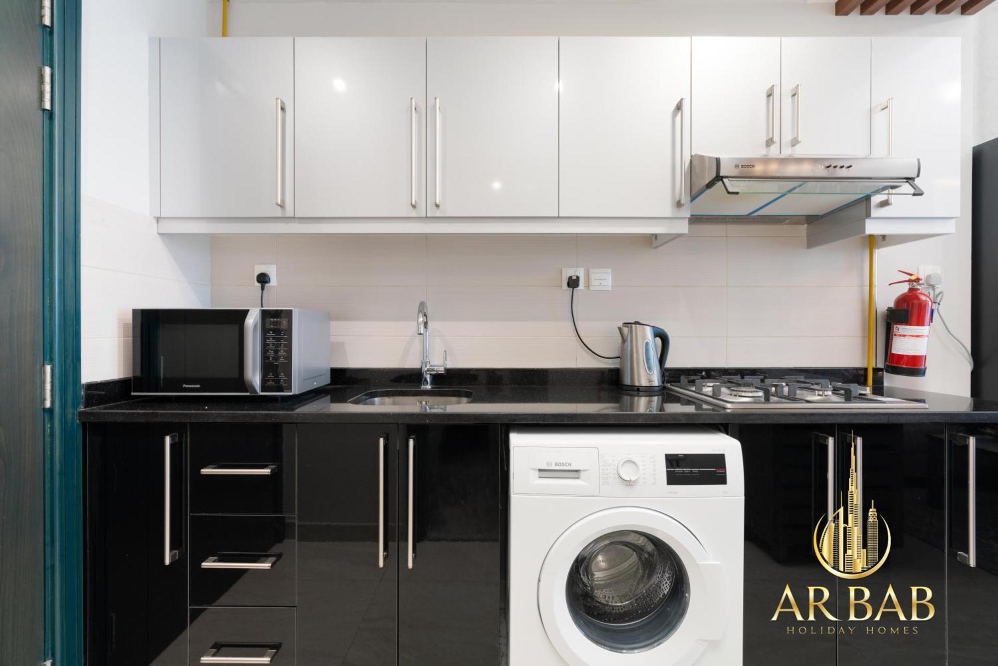 Elite Residence - Premium Studio - Best Horse Course View Apartment *